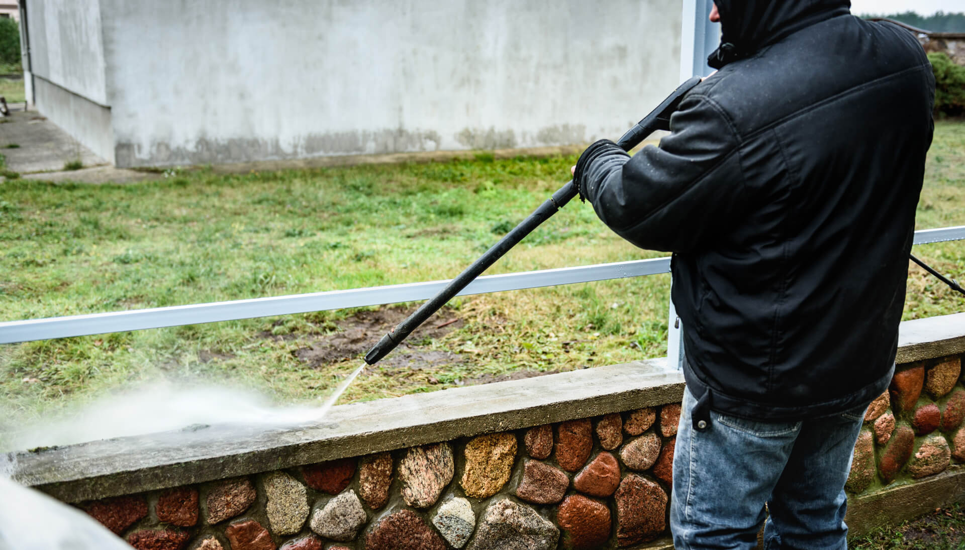 Concrete fence top surface washing and exterior cleaning
